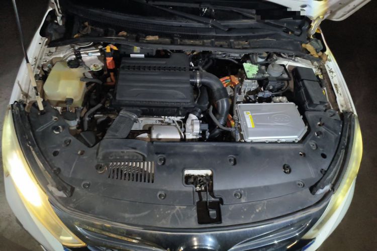 Used BYD Qin New Energy 2015 1.5T Dual-Crown Flagship Edition Engine Bay