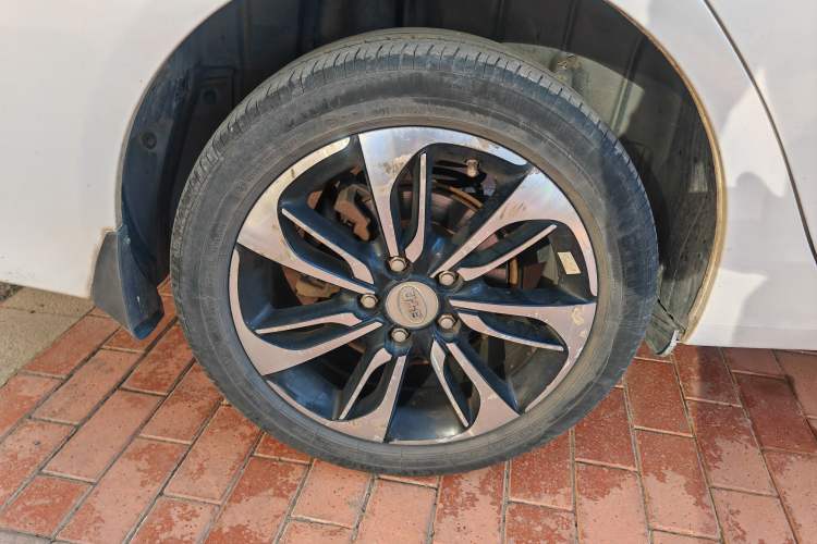 Used BYD Qin New Energy 2015 1.5T Dual-Crown Flagship Plus Edition Exterior 15