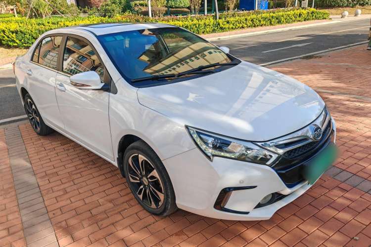Used BYD Qin New Energy 2015 1.5T Dual-Crown Flagship Plus Edition Exterior 2