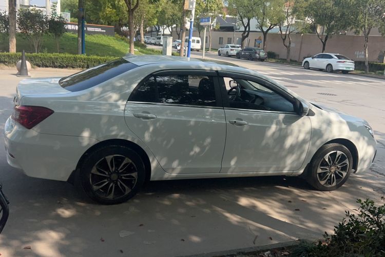 Used BYD Qin New Energy 2015 1.5T Dual-Crown Flagship Plus Edition Exterior 2
