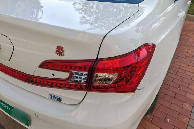 Used BYD Qin New Energy 2015 1.5T Dual-Crown Flagship Plus Edition Exterior 9