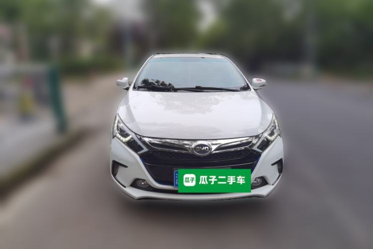 Used BYD Qin New Energy 2015 1.5T Dual-Crown Flagship Plus Edition Front