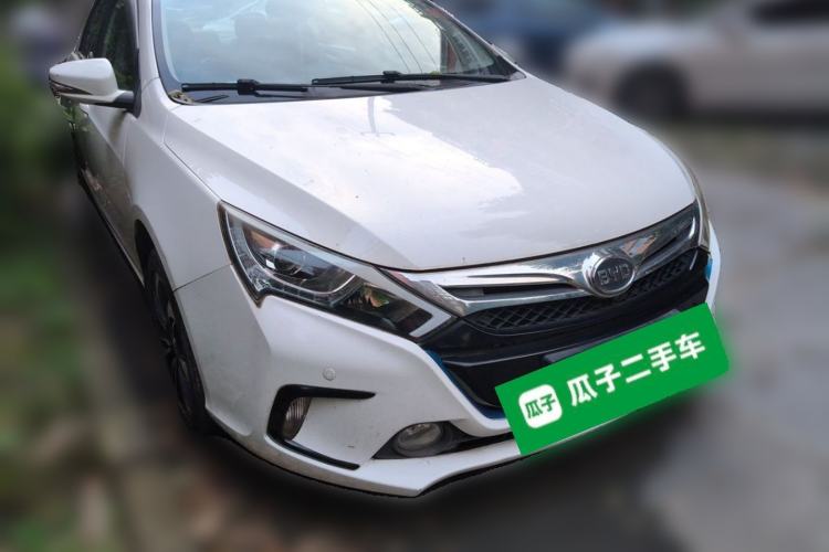 Used BYD Qin New Energy 2015 1.5T Dual-Crown Flagship Edition Front Right 45 Deg