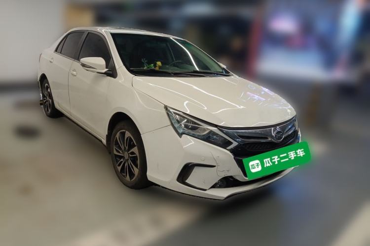 Used BYD Qin New Energy 2015 1.5T Dual-Crown Flagship Edition Front Right 45 Deg