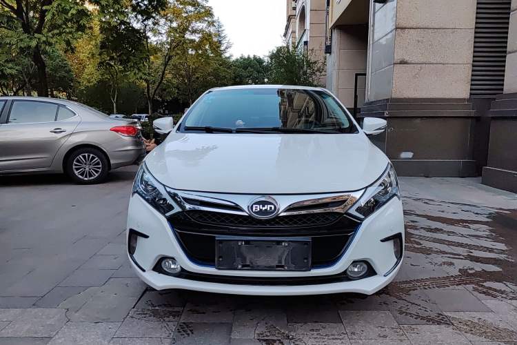 Used BYD Qin New Energy 2015 1.5T Dual-Crown Flagship Plus Edition Front
