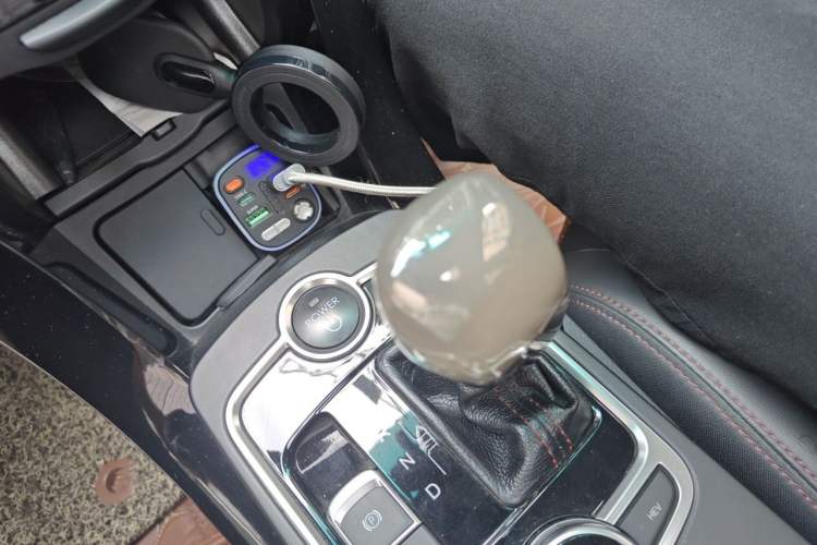 Used BYD Qin New Energy 2015 1.5T Dual-Crown Flagship Edition Gear Lever