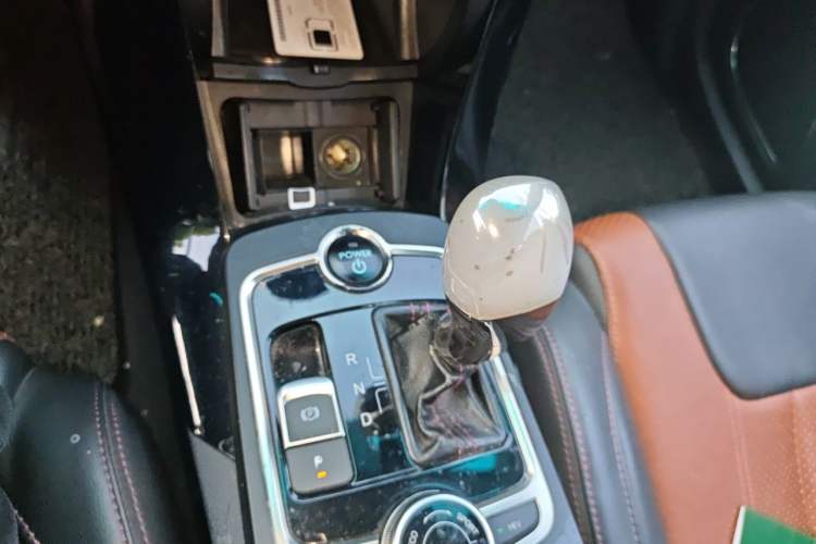 Used BYD Qin New Energy 2015 1.5T Dual-Crown Flagship Plus Edition Gear Lever