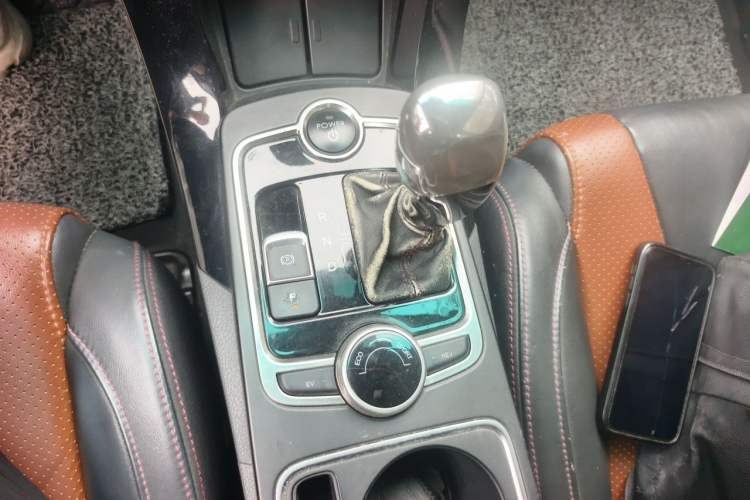Used BYD Qin New Energy 2015 1.5T Dual-Crown Flagship Plus Edition Gear Lever
