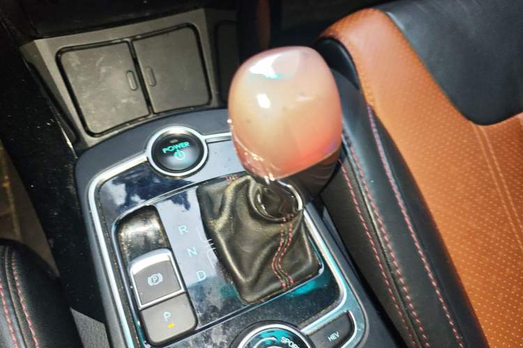 Used BYD Qin New Energy 2015 1.5T Dual-Crown Flagship Plus Edition Gear Lever