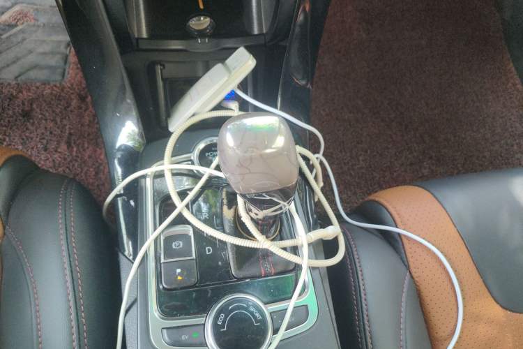 Used BYD Qin New Energy 2015 1.5T Dual-Crown Flagship Edition Gear Lever
