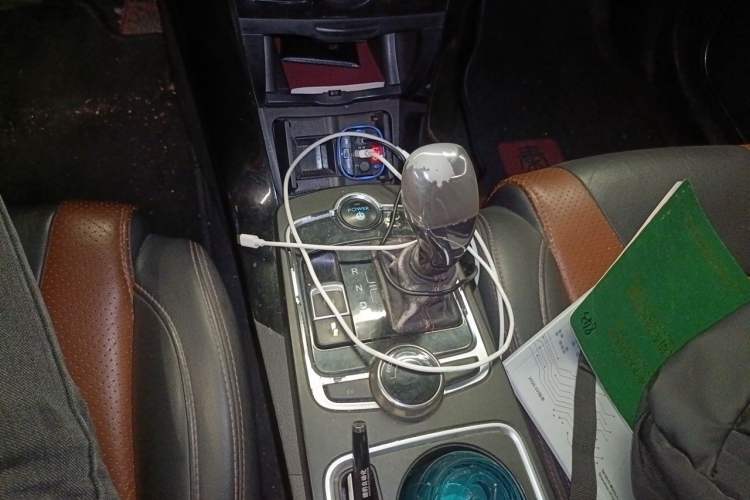 Used BYD Qin New Energy 2015 1.5T Dual-Crown Flagship Edition Gear Lever