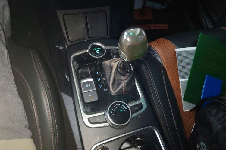 Used BYD Qin New Energy 2015 1.5T Dual-Crown Flagship Edition Gear Lever