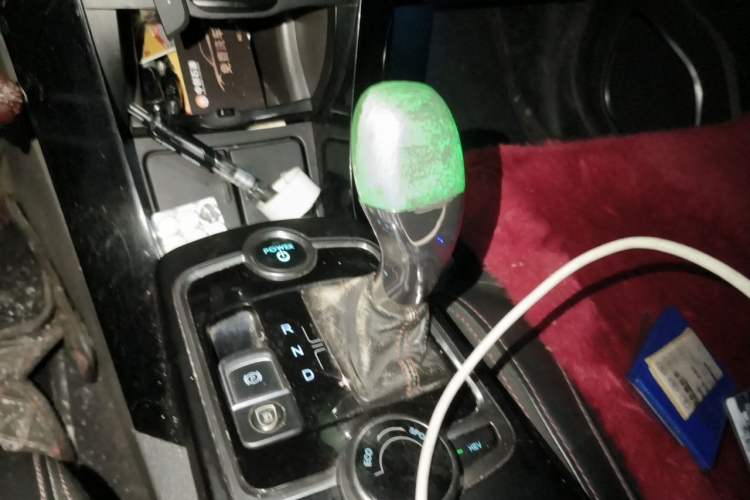 Used BYD Qin New Energy 2015 1.5T Dual-Crown Flagship Edition Gear Lever