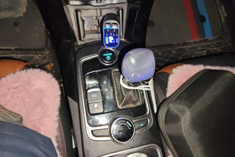Used BYD Qin New Energy 2015 1.5T Dual-Crown Flagship Edition Gear Lever