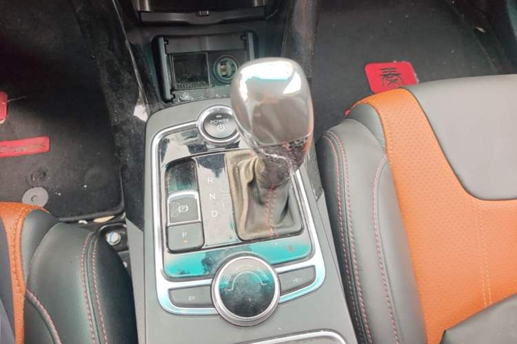 Used BYD Qin New Energy 2015 1.5T Dual-Crown Flagship Plus Edition Gear Lever