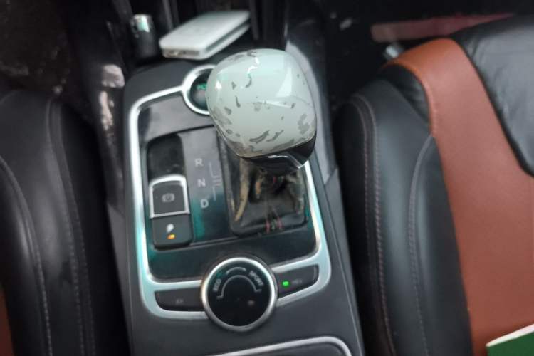 Used BYD Qin New Energy 2015 1.5T Dual-Crown Flagship Plus Edition Gear Lever