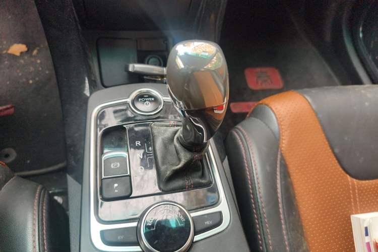Used BYD Qin New Energy 2015 1.5T Dual-Crown Flagship Plus Edition Gear Lever