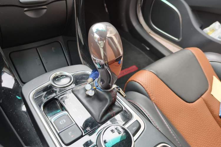 Used BYD Qin New Energy 2015 1.5T Dual-Crown Flagship Plus Edition Gear Lever