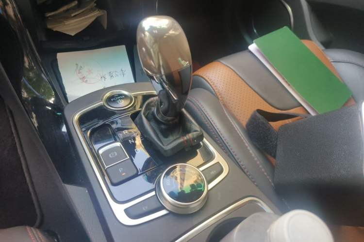 Used BYD Qin New Energy 2015 1.5T Dual-Crown Flagship Plus Edition Gear Lever