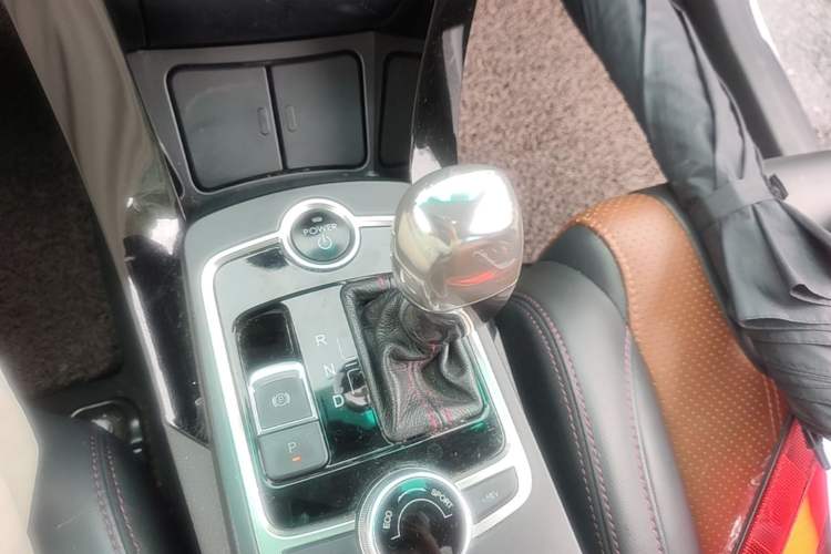 Used BYD Qin New Energy 2015 1.5T Dual-Crown Flagship Plus Edition Gear Lever
