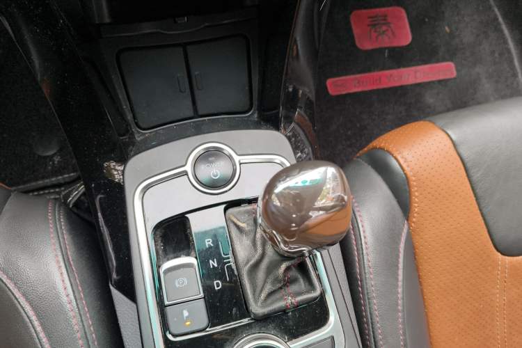 Used BYD Qin New Energy 2015 1.5T Dual-Crown Flagship Plus Edition Gear Lever