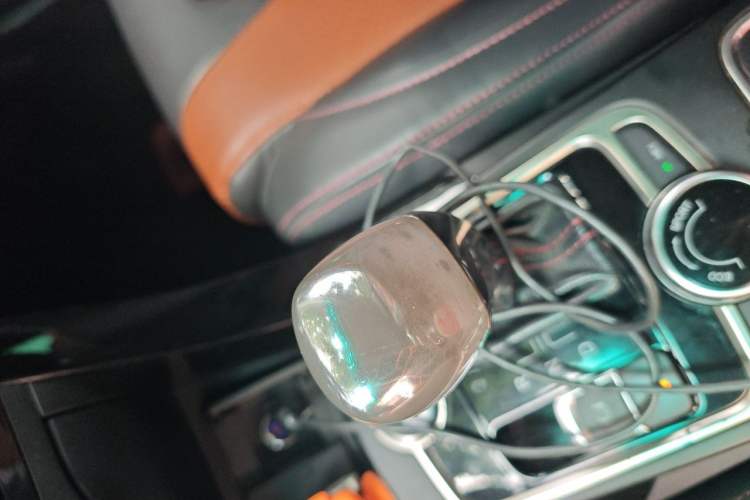Used BYD Qin New Energy 2015 1.5T Dual-Crown Flagship Edition Gear Lever