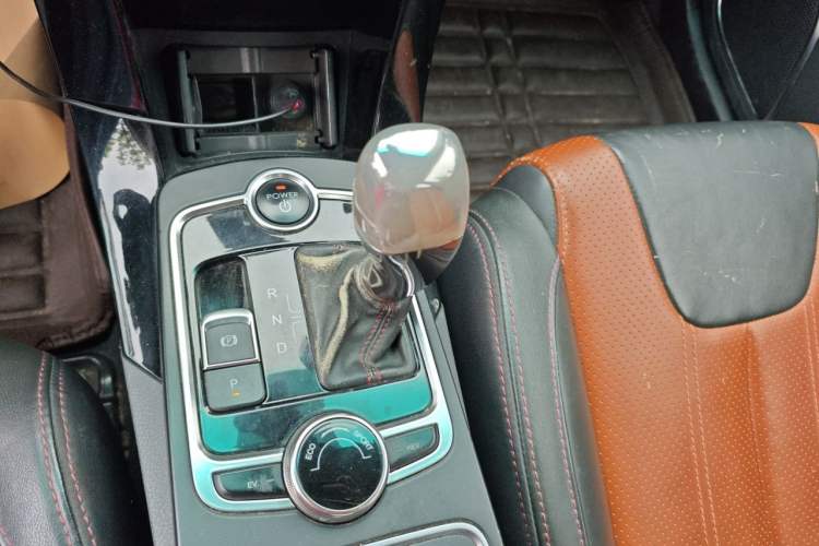 Used BYD Qin New Energy 2015 1.5T Dual-Crown Flagship Plus Edition Gear Lever