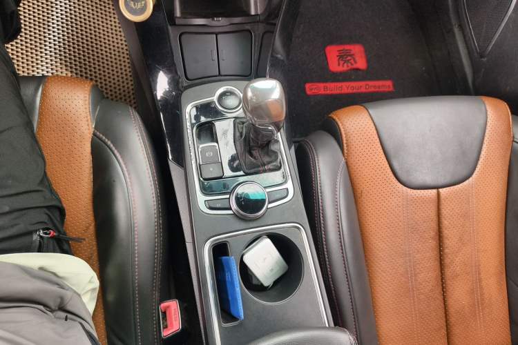 Used BYD Qin New Energy 2015 1.5T Dual-Crown Flagship Plus Edition Gear Lever