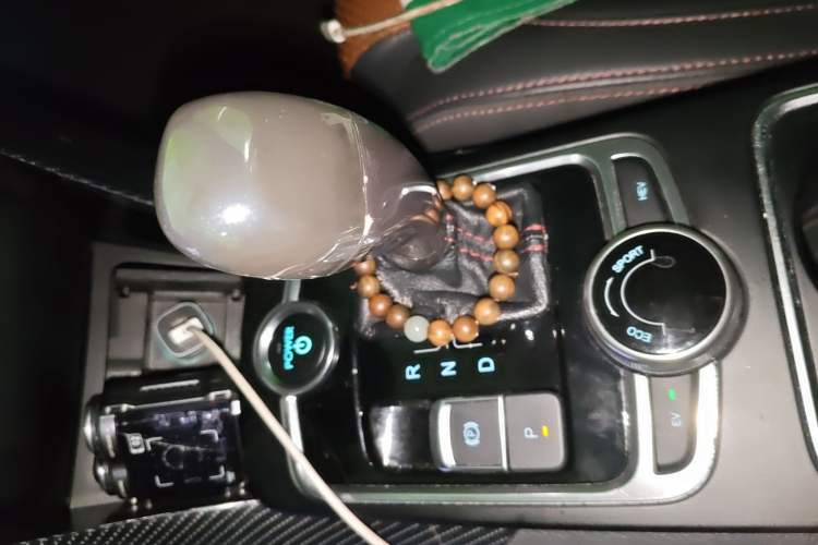 Used BYD Qin New Energy 2015 1.5T Dual-Crown Flagship Edition Gear Lever
