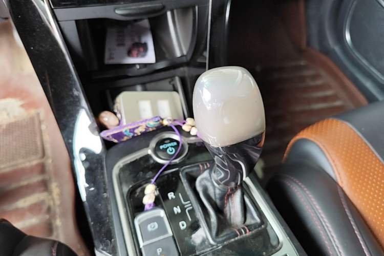 Used BYD Qin New Energy 2015 1.5T Dual-Crown Flagship Plus Edition Gear Lever