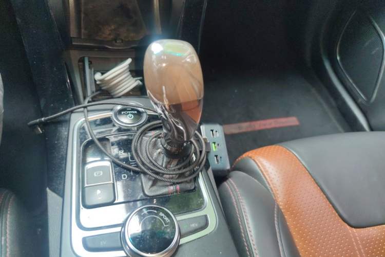Used BYD Qin New Energy 2015 1.5T Dual-Crown Flagship Edition Gear Lever