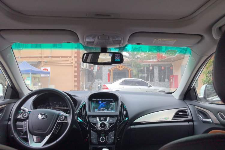 Used BYD Qin New Energy 2015 1.5T Dual-Crown Flagship Plus Edition Headliner