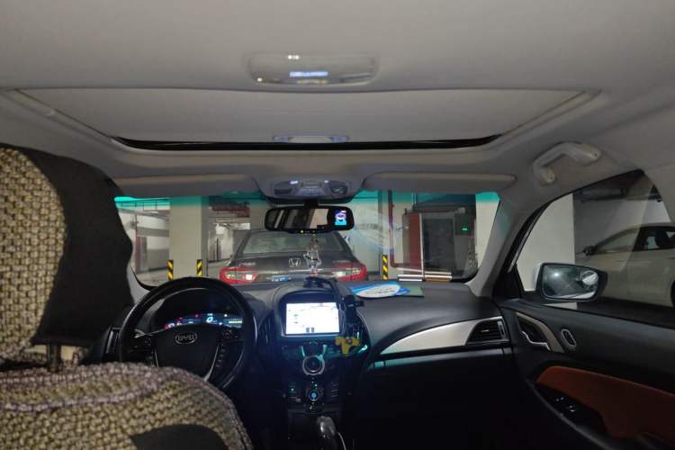 Used BYD Qin New Energy 2015 1.5T Dual-Crown Flagship Plus Edition Headliner
