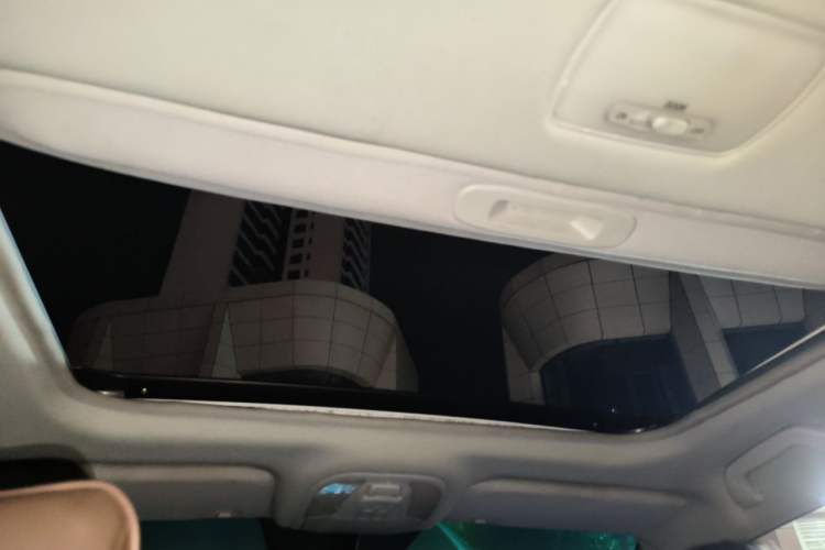 Used BYD Qin New Energy 2015 1.5T Dual-Crown Flagship Edition Headliner