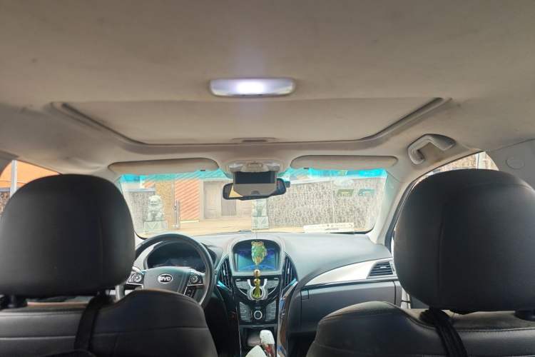 Used BYD Qin New Energy 2015 1.5T Dual-Crown Flagship Plus Edition Headliner