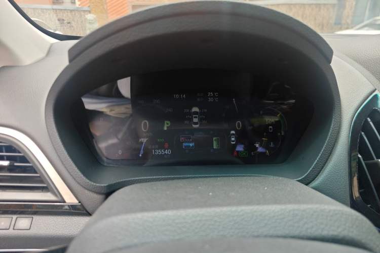 Used BYD Qin New Energy 2015 1.5T Dual-Crown Flagship Plus Edition Instrument Cluster