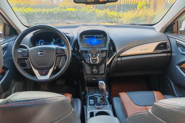 Used BYD Qin New Energy 2015 1.5T Dual-Crown Flagship Plus Edition Interior 10