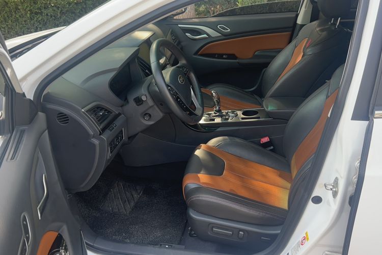 Used BYD Qin New Energy 2015 1.5T Dual-Crown Flagship Plus Edition Interior 2