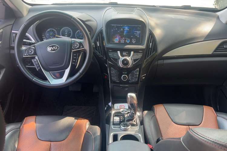 Used BYD Qin New Energy 2015 1.5T Dual-Crown Flagship Plus Edition Interior 3