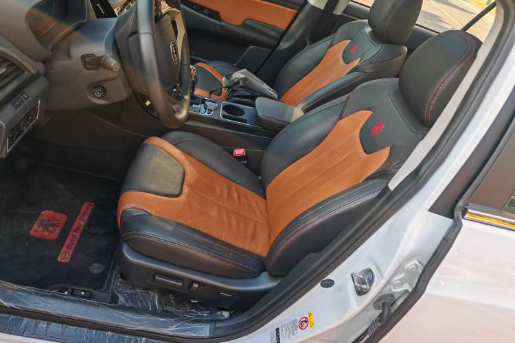 Used BYD Qin New Energy 2015 1.5T Dual-Crown Flagship Plus Edition Interior 6