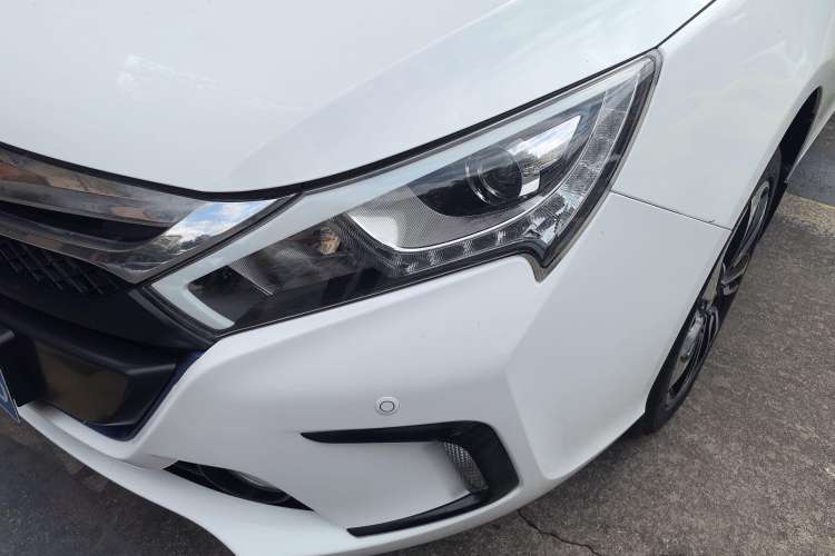 Used BYD Qin New Energy 2015 1.5T Dual-Crown Flagship Plus Edition Left Front Headlight