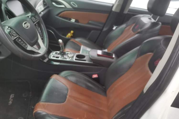 Used BYD Qin New Energy 2015 1.5T Dual-Crown Flagship Plus Edition Left Front Seat