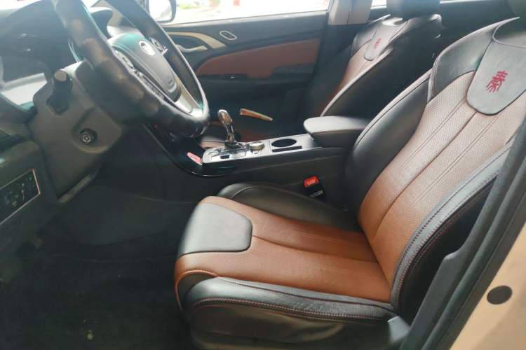 Used BYD Qin New Energy 2015 1.5T Dual-Crown Flagship Plus Edition Left Front Seat