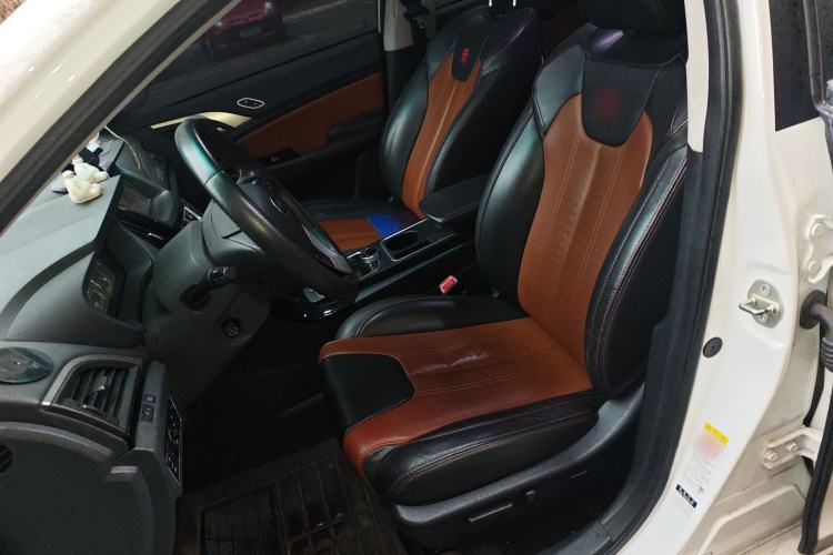 Used BYD Qin New Energy 2015 1.5T Dual-Crown Flagship Plus Edition Left Front Seat