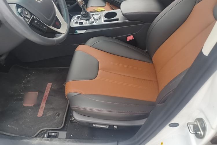 Used BYD Qin New Energy 2015 1.5T Dual-Crown Flagship Edition Left Front Seat