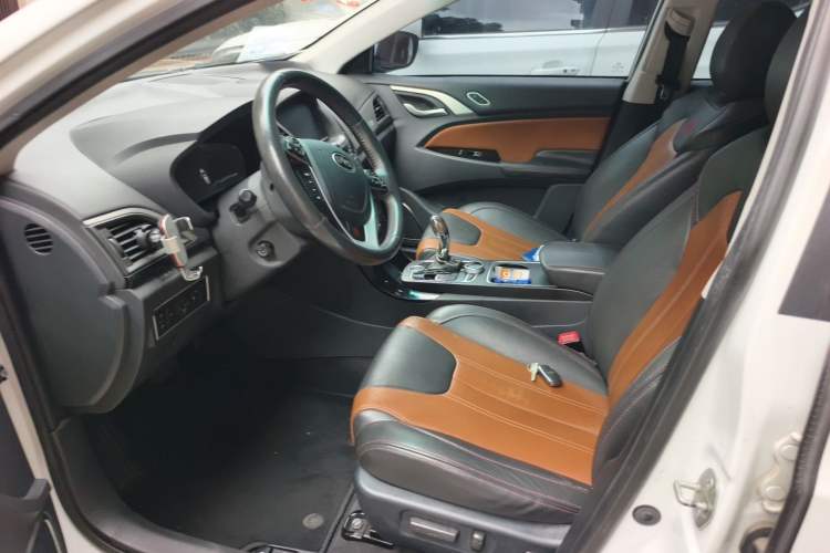 Used BYD Qin New Energy 2015 1.5T Dual-Crown Flagship Plus Edition Left Front Seat