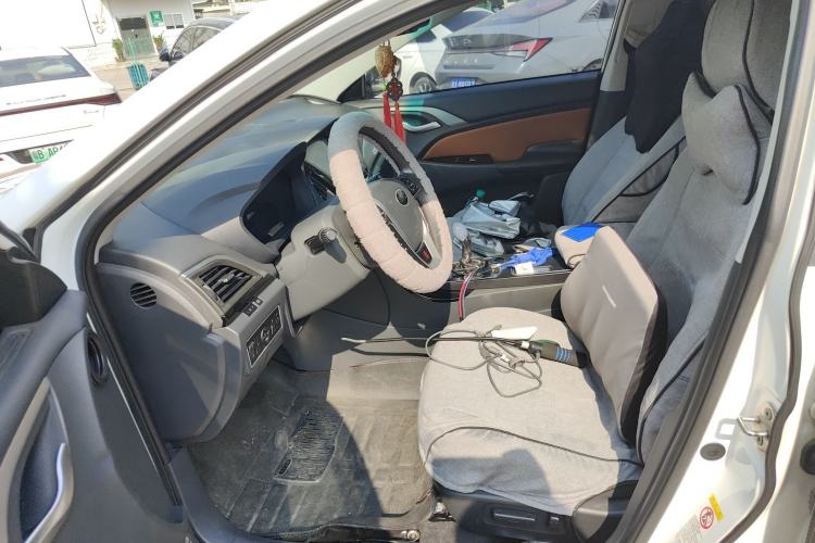 Used BYD Qin New Energy 2015 1.5T Dual-Crown Flagship Edition Left Front Seat