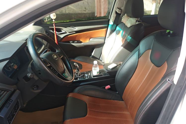 Used BYD Qin New Energy 2015 1.5T Dual-Crown Flagship Plus Edition Left Front Seat