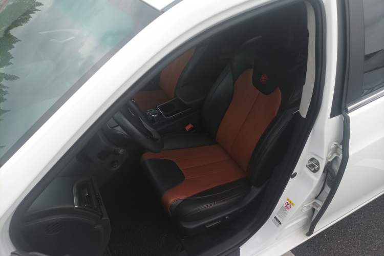 Used BYD Qin New Energy 2015 1.5T Dual-Crown Flagship Plus Edition Left Front Seat