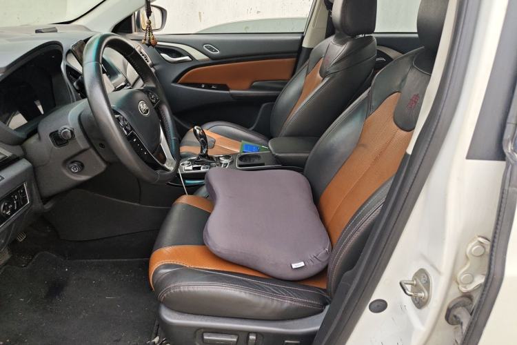Used BYD Qin New Energy 2015 1.5T Dual-Crown Flagship Plus Edition Left Front Seat